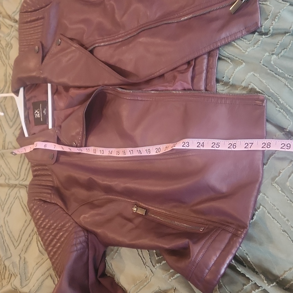 New York and Company maroon feaux leather jacket. Zipper in front and po… - Picture 13 of 13